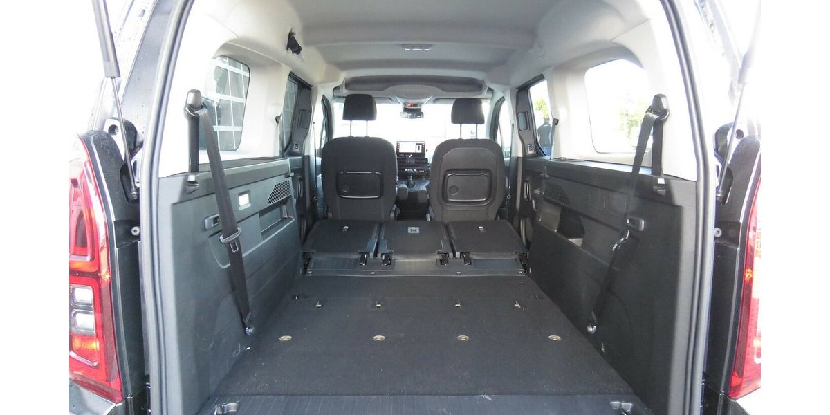 Fiat Doblo Maxi Kombi 130 / 7-Sitze + Vollausstattung 10.280 km 24.990 &euro; Münchenbernsdorf 07589