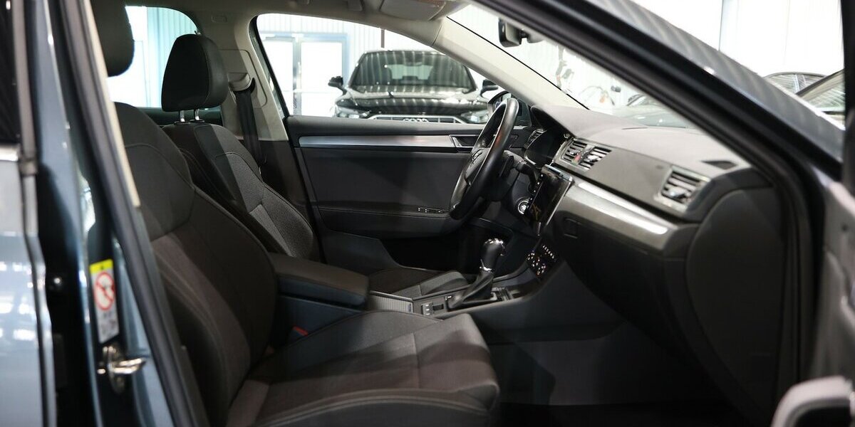 Skoda Superb Combi 2.0 TDI DSG 4x4 STYLE / MATRIX-LED 113.000 km 23.111 &euro; Hamm 59077