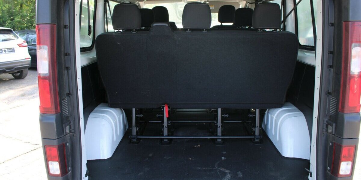 Opel Vivaro 1.6 D L1H1 8-Sitzer 189.128 km 9.980 &euro; Euskirchen 53881
