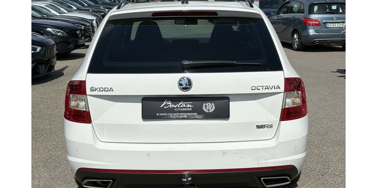 Skoda Octavia 2.0 TDI RS PANORAMA/NAVI/AHK/4xSHZ/DSG 126.738 km 14.900 &euro; Villingen-Schwenningen 78054