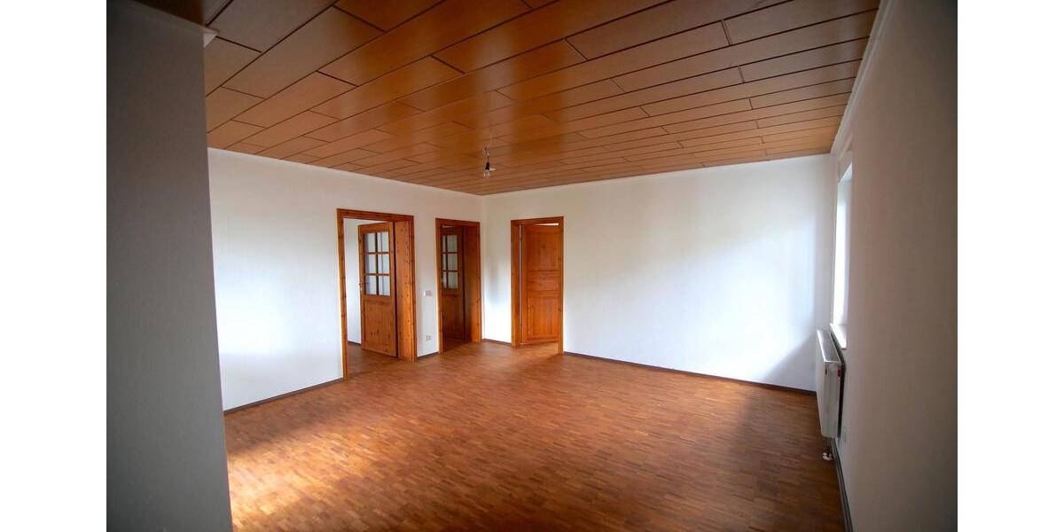 Etagenwohnung Hilchenbach - 5 Zimmer, 95 m&sup2;, 830&euro; | Angebot:26408153