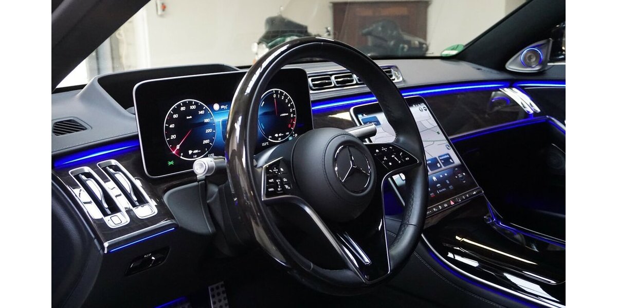 Mercedes-Benz S 580 e 4M AMG HA-Lenk.Exkl. Fond TV 4D NP209.- 38.350 km 105.500 &euro; Wuppertal 42327