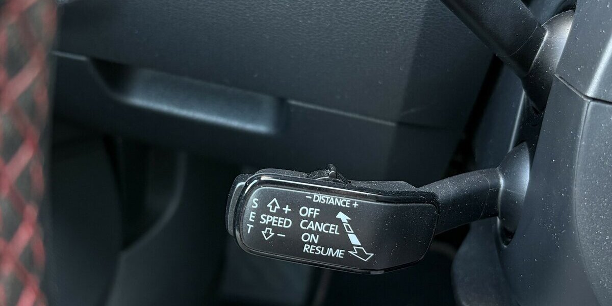 Skoda Octavia 2.0 TDI RS PANORAMA/NAVI/AHK/4xSHZ/DSG 126.738 km 14.900 &euro; Villingen-Schwenningen 78054