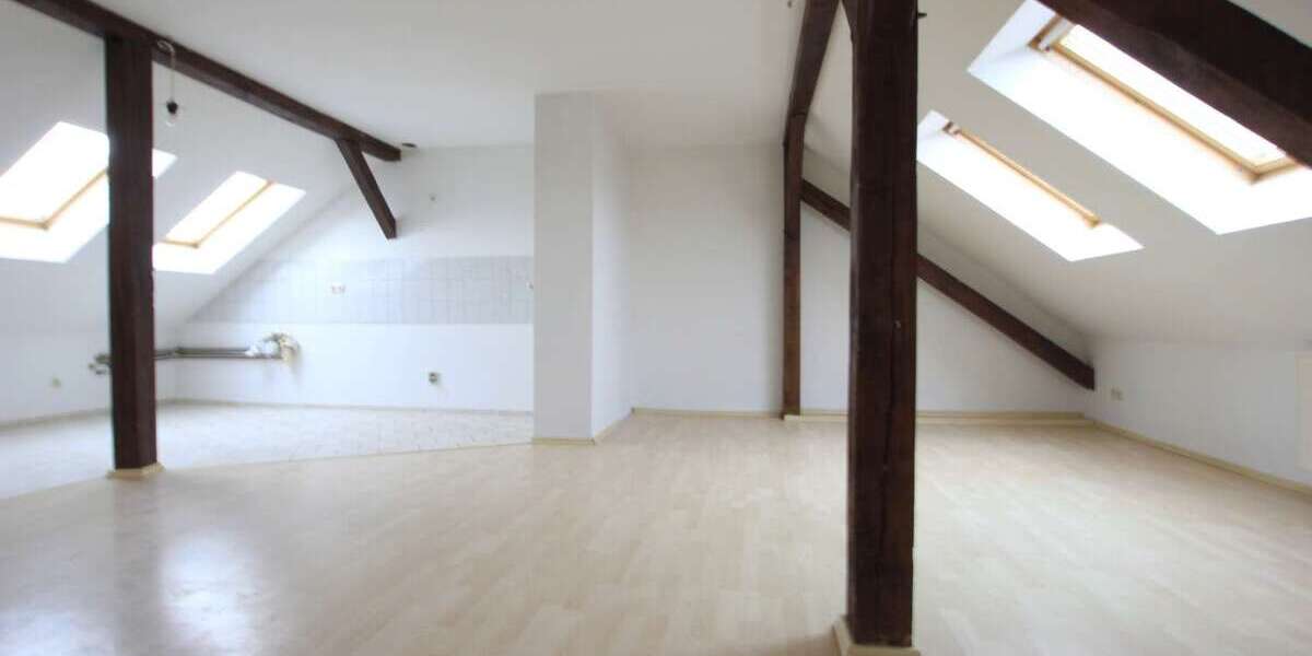 Etagenwohnung Stendal - 4 Zimmer, 105 m&sup2;, 700&euro; | Angebot:27255562