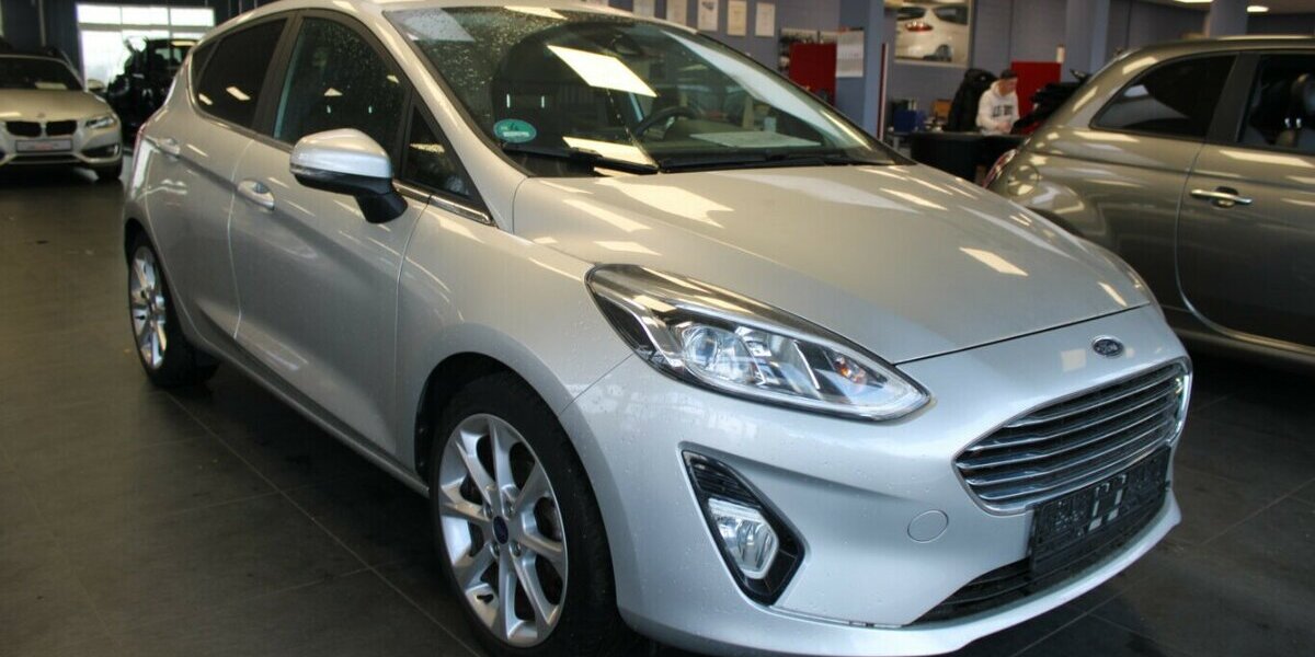 Ford Fiesta 1.0 EcoBoost S&S TiTANIUM 63.854 km 9.980 &euro; Euskirchen 53881