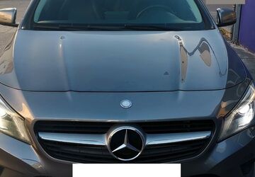 Mercedes-Benz CLA 200 Shooting Brake 160.000 km 9.999 &euro; Berlin 13405