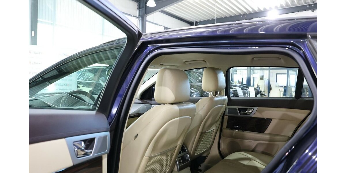 Jaguar XF SPORTBRAKE 3.0 V6 Diesel S / BLUE & BEIGE 198.000 km 5.902 &euro; Hamm 59077