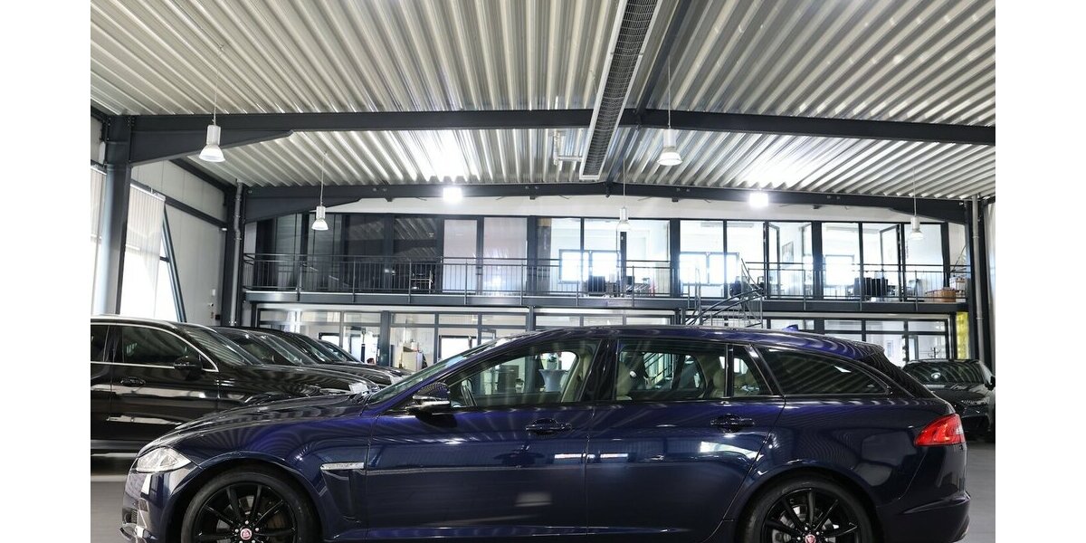 Jaguar XF SPORTBRAKE 3.0 V6 Diesel S / BLUE & BEIGE 198.000 km 5.902 &euro; Hamm 59077