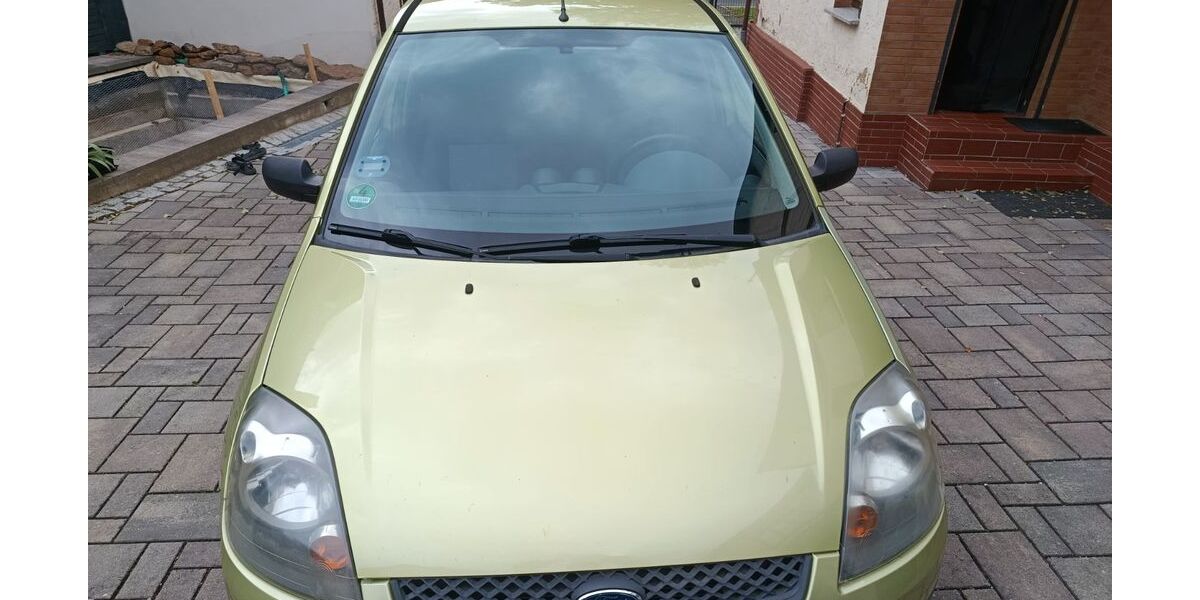 Ford Fiesta 82.828 km 2.500 &euro; Hermsdorf 07629