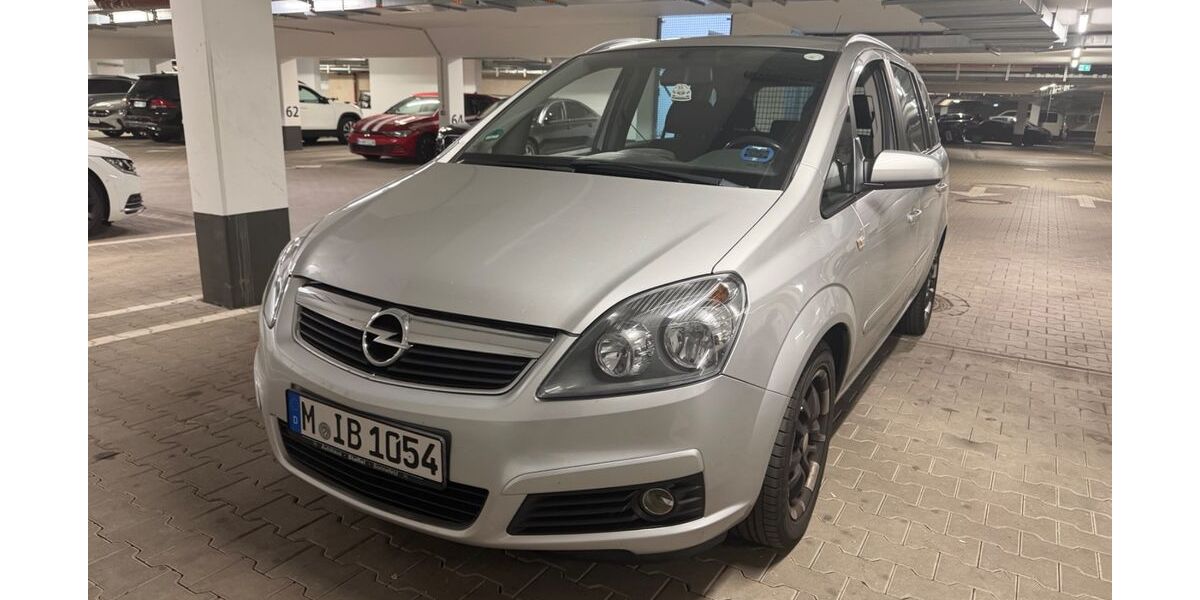 Opel Zafira 185.000 km 4.600 &euro; München 81737
