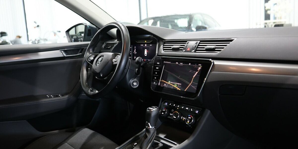 Skoda Superb Combi 2.0 TDI DSG 4x4 STYLE / MATRIX-LED 113.000 km 23.111 &euro; Hamm 59077
