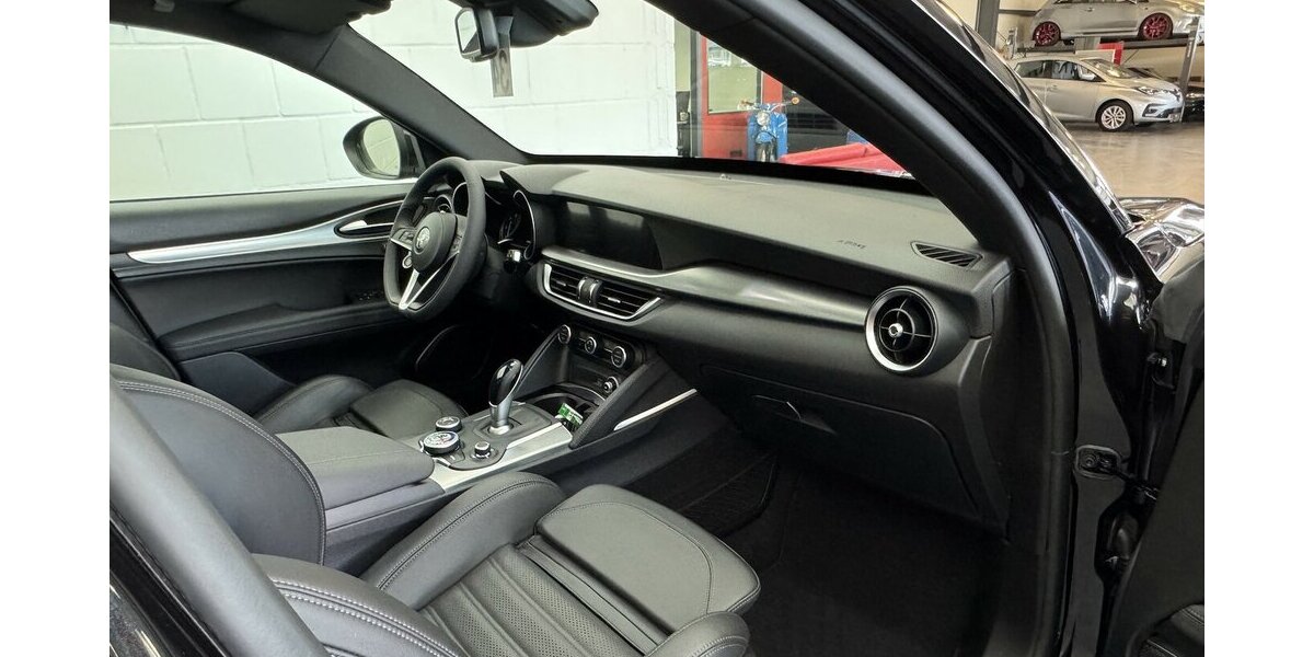Alfa Romeo Stelvio 2.2 D Super Q4 LEDER AHK Pano LED 14.780 km 29.220 &euro; Lich 35423