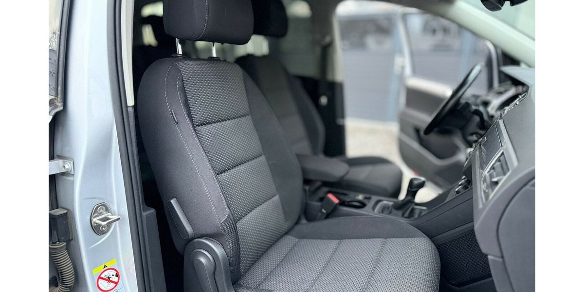 VW Touran 1.Hd / Automatik / AHK / 7 Sitze / Navi 110.000 km 23.490 &euro; Mönchengladbach 41066