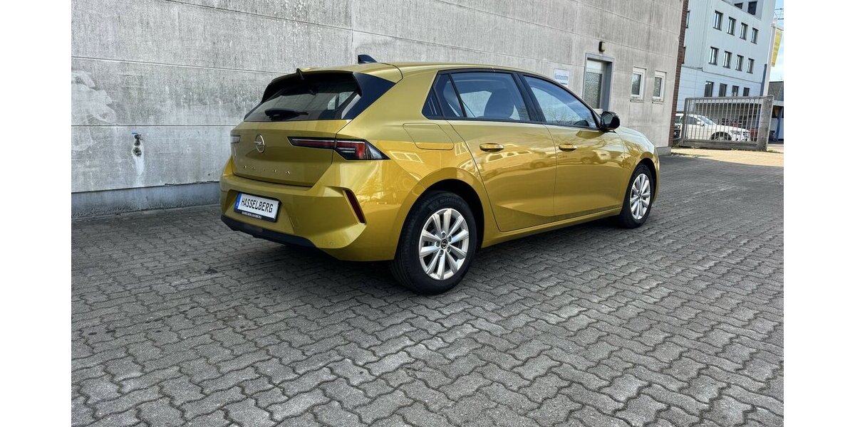Opel Astra L INITIALE in AMBER Kult Gelb Metallic 3.000 km 19.999 &euro; Hamburg 22339