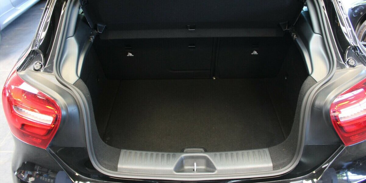 Mercedes-Benz A 180 d 7G-DCT Peak Edition AMG 56.472 km 19.980 &euro; Euskirchen 53881