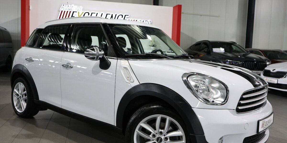 Mini Cooper D Countryman PEPPER II CARBON COLOUR 129.000 km 9.444 &euro; Hamm 59077