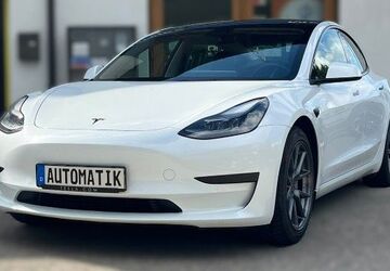 Tesla Model 3 51.900 km 25.490 &euro; Tuttlingen 78532