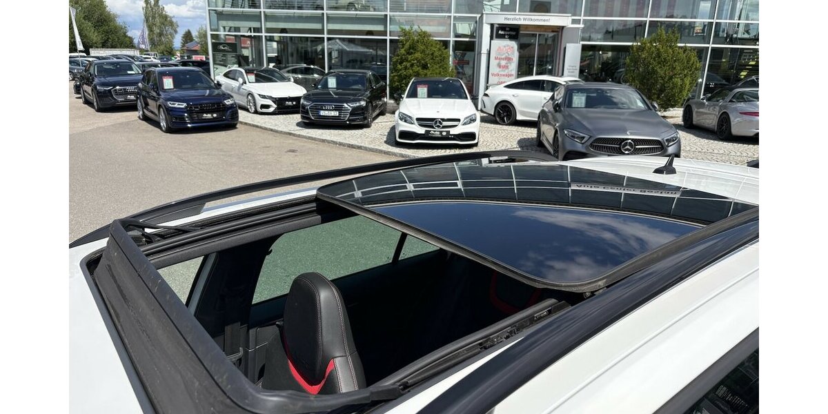 Skoda Octavia 2.0 TDI RS PANORAMA/NAVI/AHK/4xSHZ/DSG 126.738 km 14.900 &euro; Villingen-Schwenningen 78054