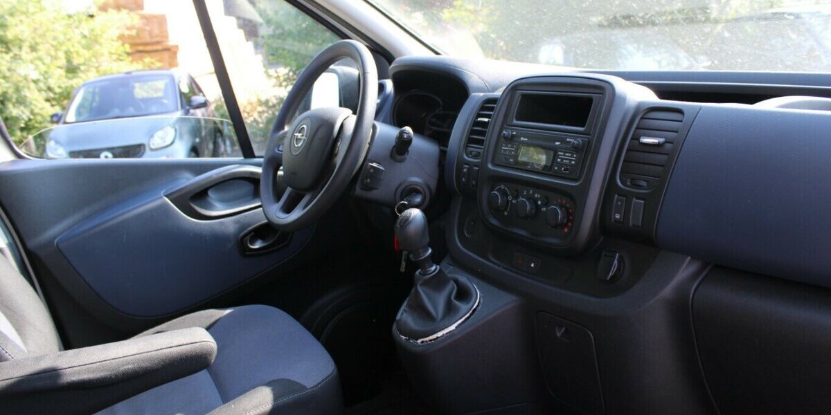 Opel Vivaro 1.6 D L1H1 8-Sitzer 189.128 km 9.980 &euro; Euskirchen 53881