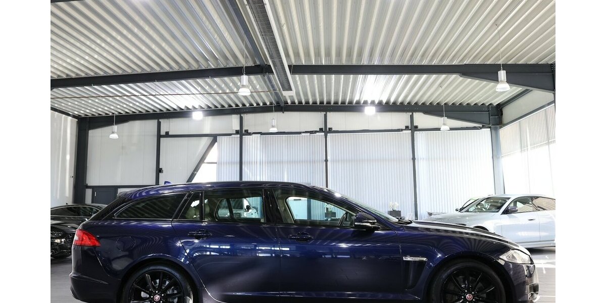 Jaguar XF SPORTBRAKE 3.0 V6 Diesel S / BLUE & BEIGE 198.000 km 5.902 &euro; Hamm 59077
