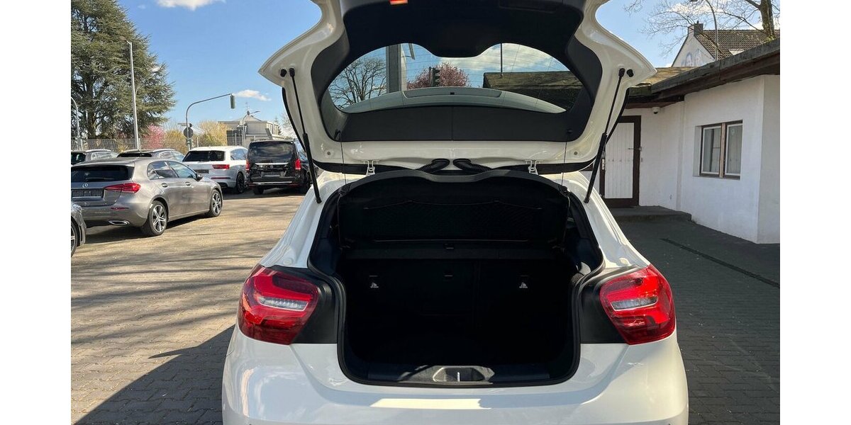 Mercedes-Benz A 220 CDI / AMG / Pano / Kamera / Navi / Euro6 195.000 km 15.490 &euro; Mönchengladbach 41066