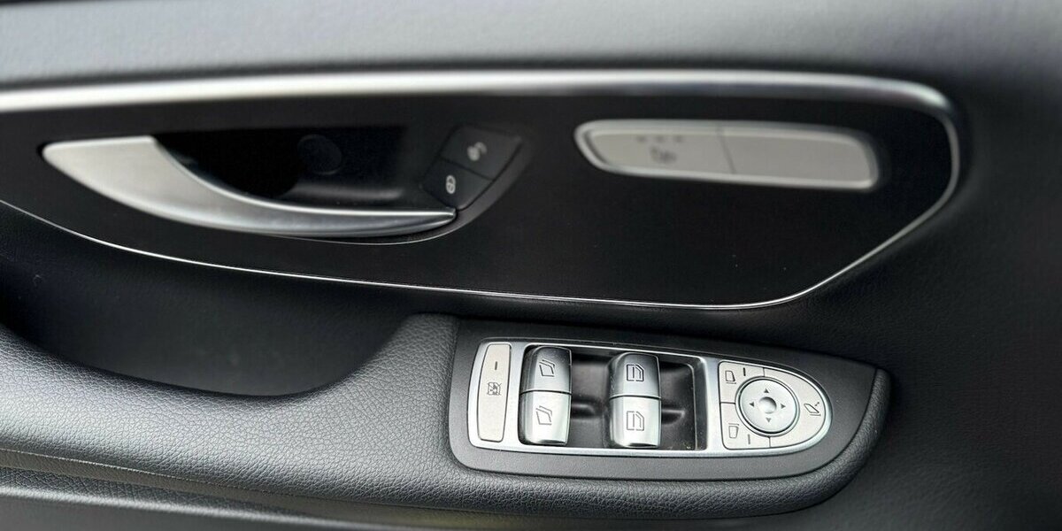 Mercedes-Benz V 300 d Lang / AMG Paket / 4MATIC / Leder / AHK 70.000 km 52.900 &euro; Mönchengladbach 41066