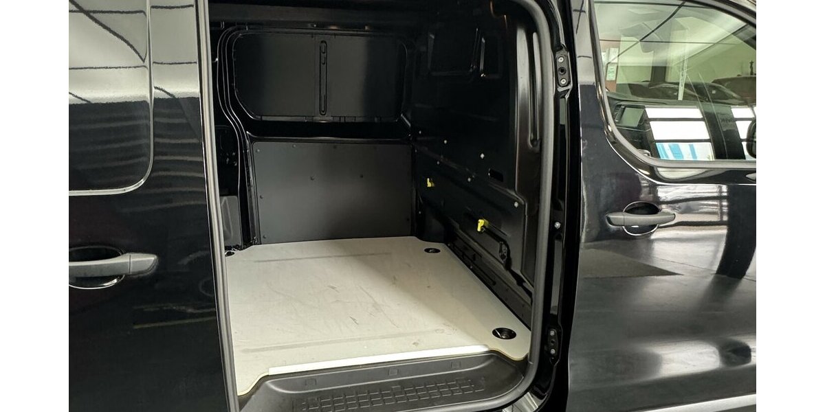 Opel Vivaro Cargo 1.5 D Edition M 1.Hand Sitzhzg 9.900 km 21.670 &euro; Lich 35423