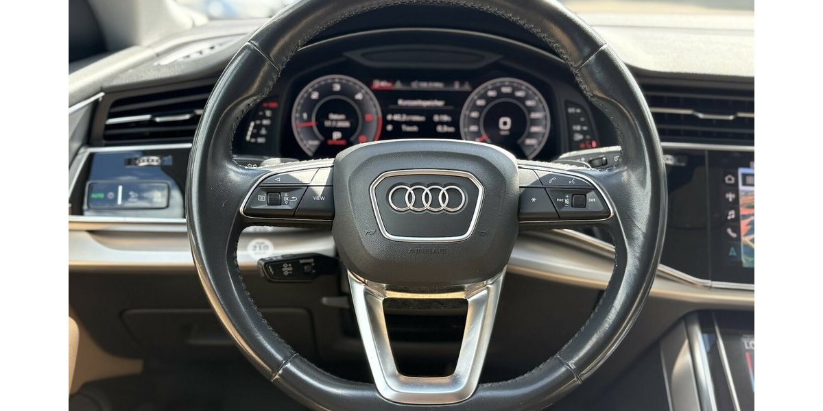 Audi Q8 50 TDI QUATTRO/ASSIST TOUR/VIRTUAL/ACC/AHK 181.351 km 34.800 &euro; Villingen-Schwenningen 78054