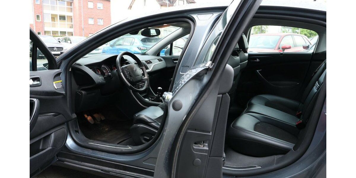 Citroen C5 2.0 HDI EXCLUSIVE / LEDER / NAVI+ 180.000 km 3.702 &euro; Hamm 59077