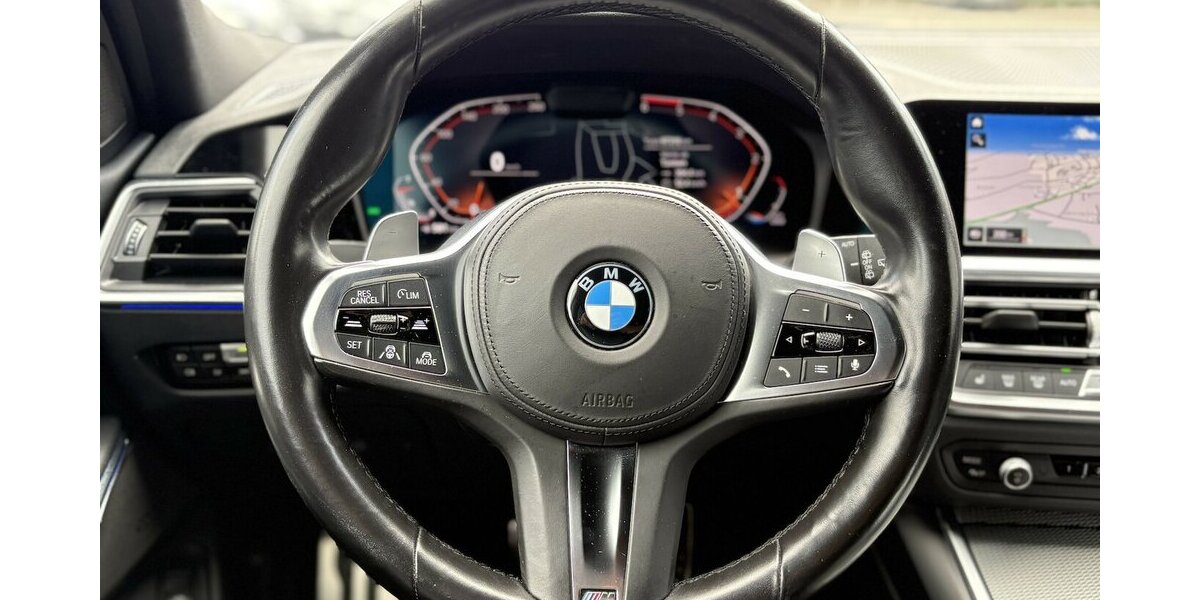 BMW 320D Touring xDrive M Sport KAMERA/NAVI/AHK/DAB 97.316 km 26.900 &euro; Villingen-Schwenningen 78054
