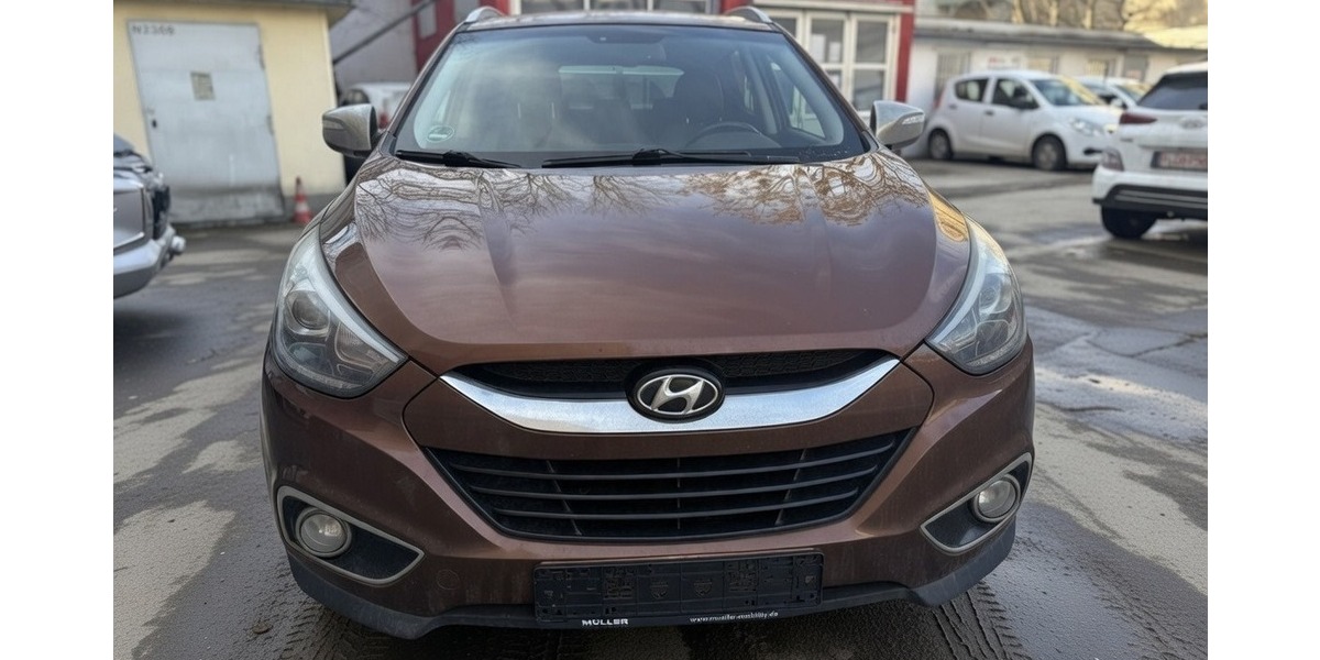 Hyundai ix35 FIFA World Cup Edition AHK AWD Autom. 4x4 135.769 km 9.900 &euro; Berlin 10247