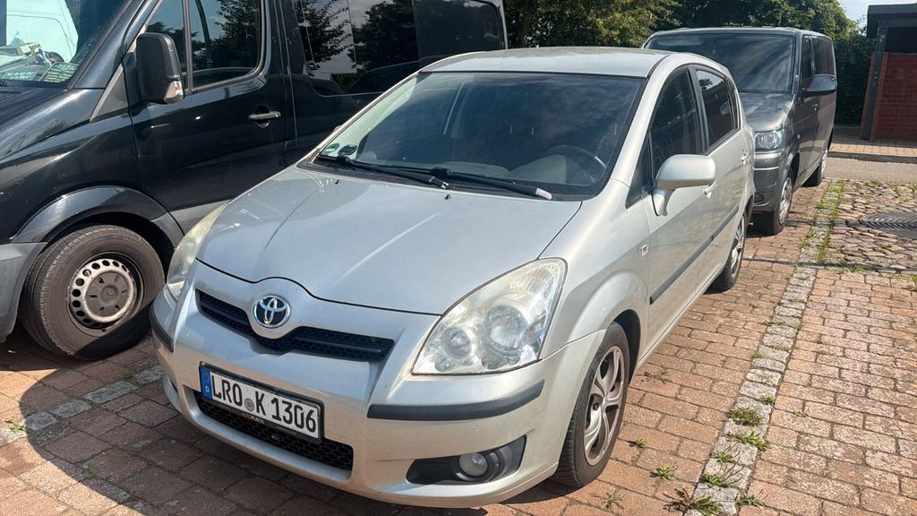 Toyota Corolla Verso 245.000 km 2.950 &euro; Berlin 10245