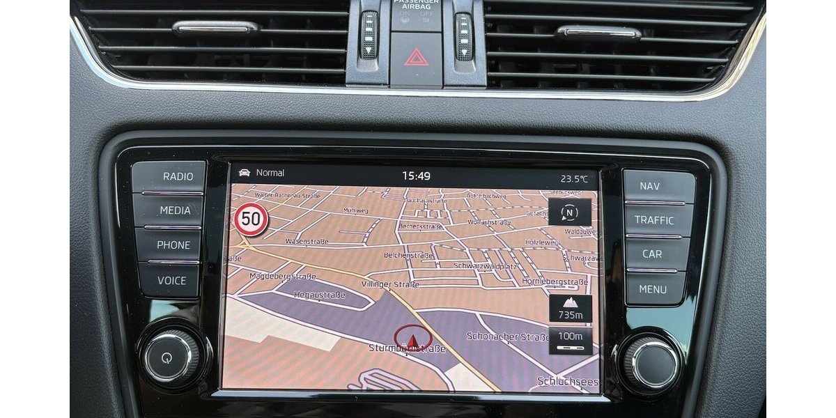 Skoda Octavia 2.0 TDI RS PANORAMA/NAVI/AHK/4xSHZ/DSG 126.738 km 14.900 &euro; Villingen-Schwenningen 78054