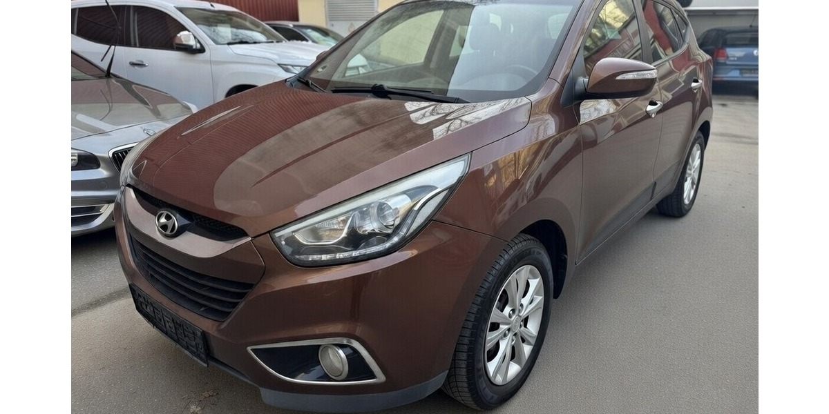 Hyundai ix35 FIFA World Cup Edition AHK AWD Autom. 4x4 135.769 km 9.900 &euro; Berlin 10247
