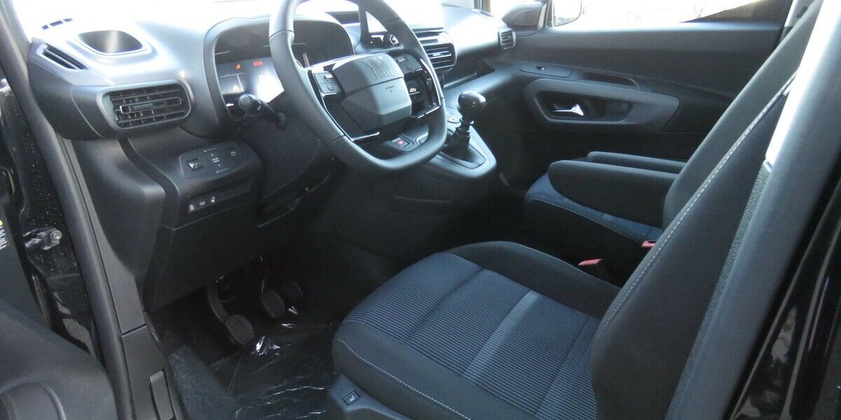 Fiat Doblo Maxi Kombi 130 / 7-Sitze + Vollausstattung 10.280 km 24.990 &euro; Münchenbernsdorf 07589