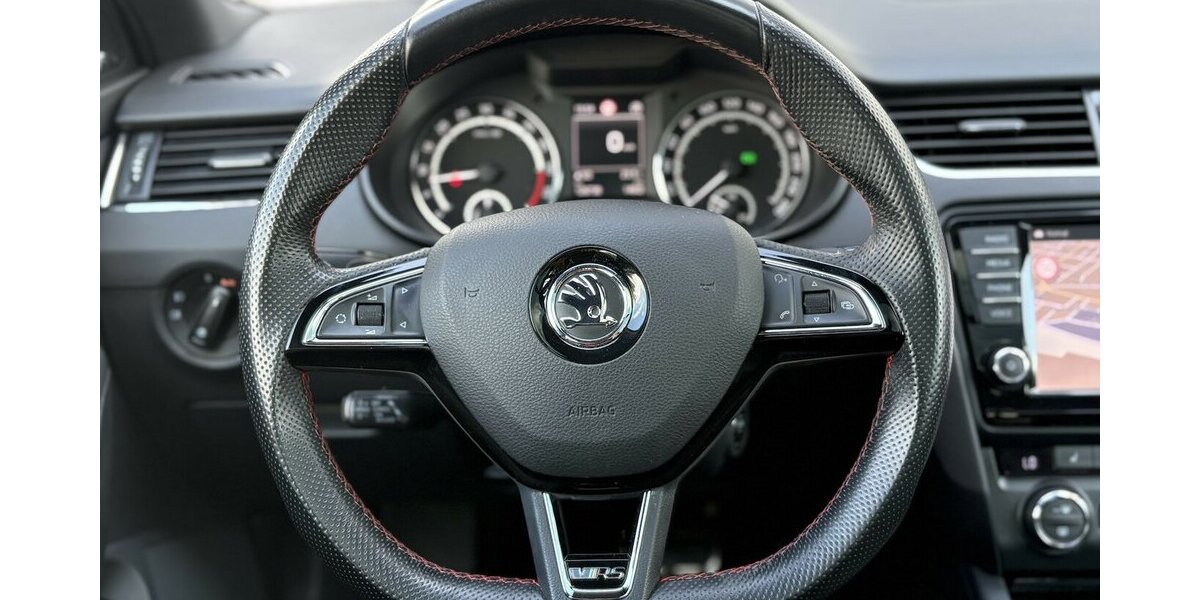 Skoda Octavia 2.0 TDI RS PANORAMA/NAVI/AHK/4xSHZ/DSG 126.738 km 14.900 &euro; Villingen-Schwenningen 78054