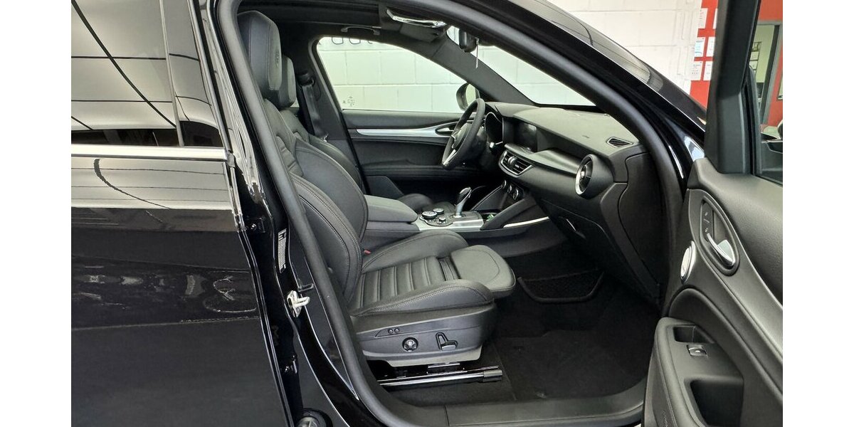 Alfa Romeo Stelvio 2.2 D Super Q4 LEDER AHK Pano LED 14.780 km 29.220 &euro; Lich 35423