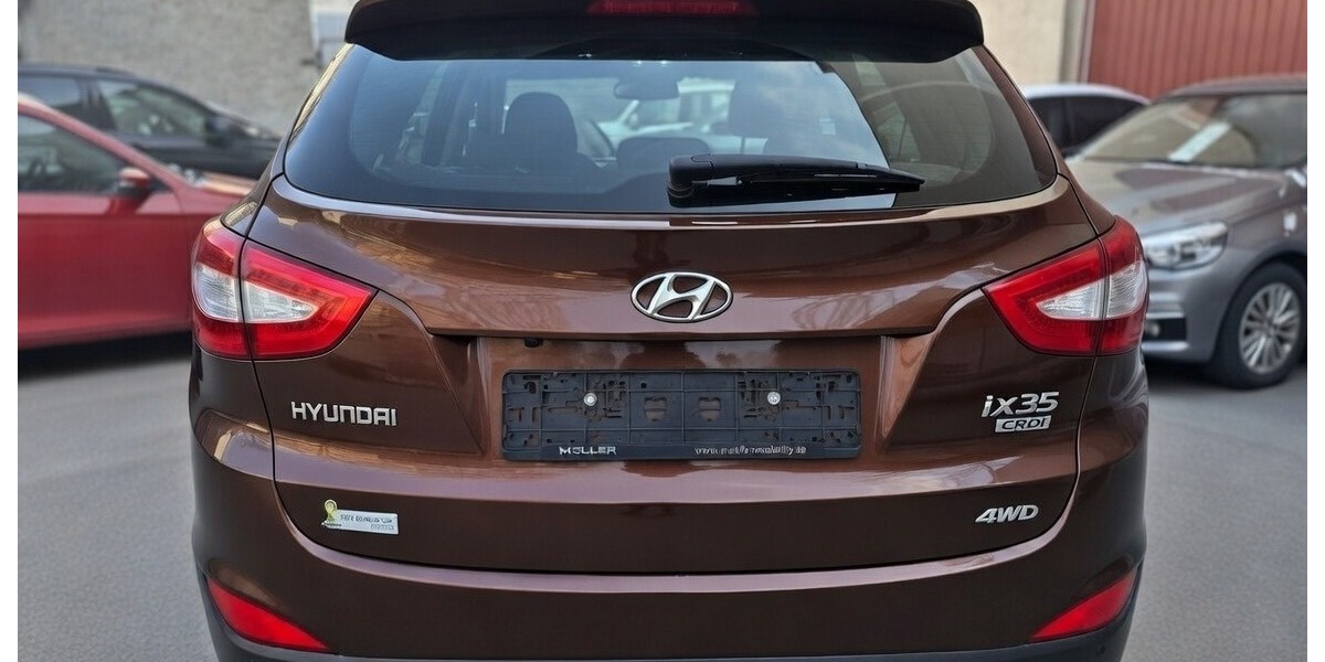Hyundai ix35 FIFA World Cup Edition AHK AWD Autom. 4x4 135.769 km 9.900 &euro; Berlin 10247