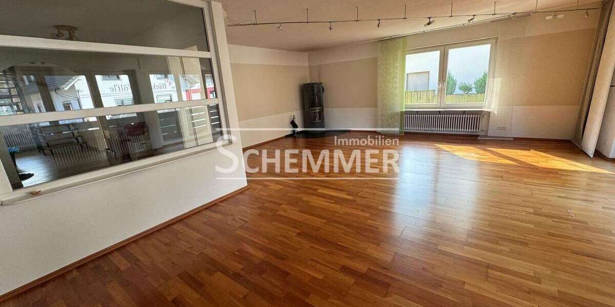 Etagenwohnung Simonswald - 5 Zimmer, 176 m&sup2;, 1.540&euro; | Angebot:27313347
