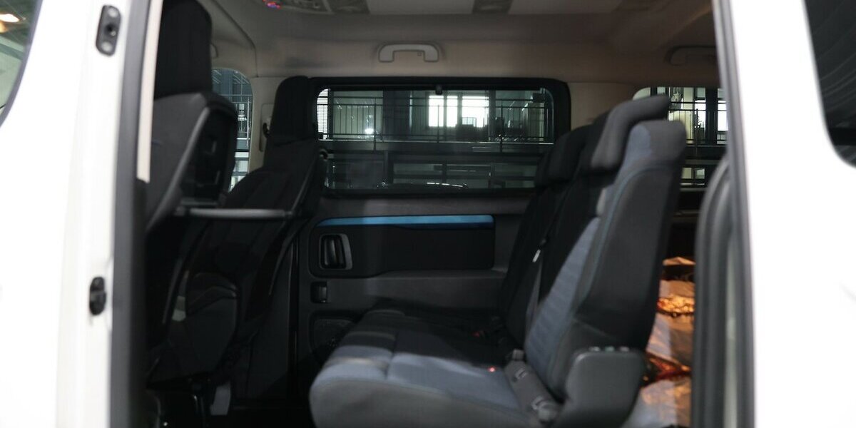 Peugeot Traveller 150 BLUE-HDI EXPERT ACTIVE L2 / 5-SITZ 50.000 km 26.777 &euro; Hamm 59077