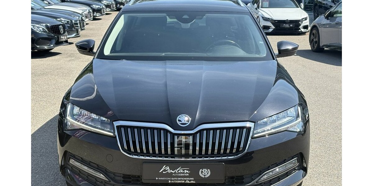 Skoda Superb 2.0 TDI Ambition KAMERA/NAVI/CARPLAY/DSG 52.484 km 25.800 &euro; Villingen-Schwenningen 78054